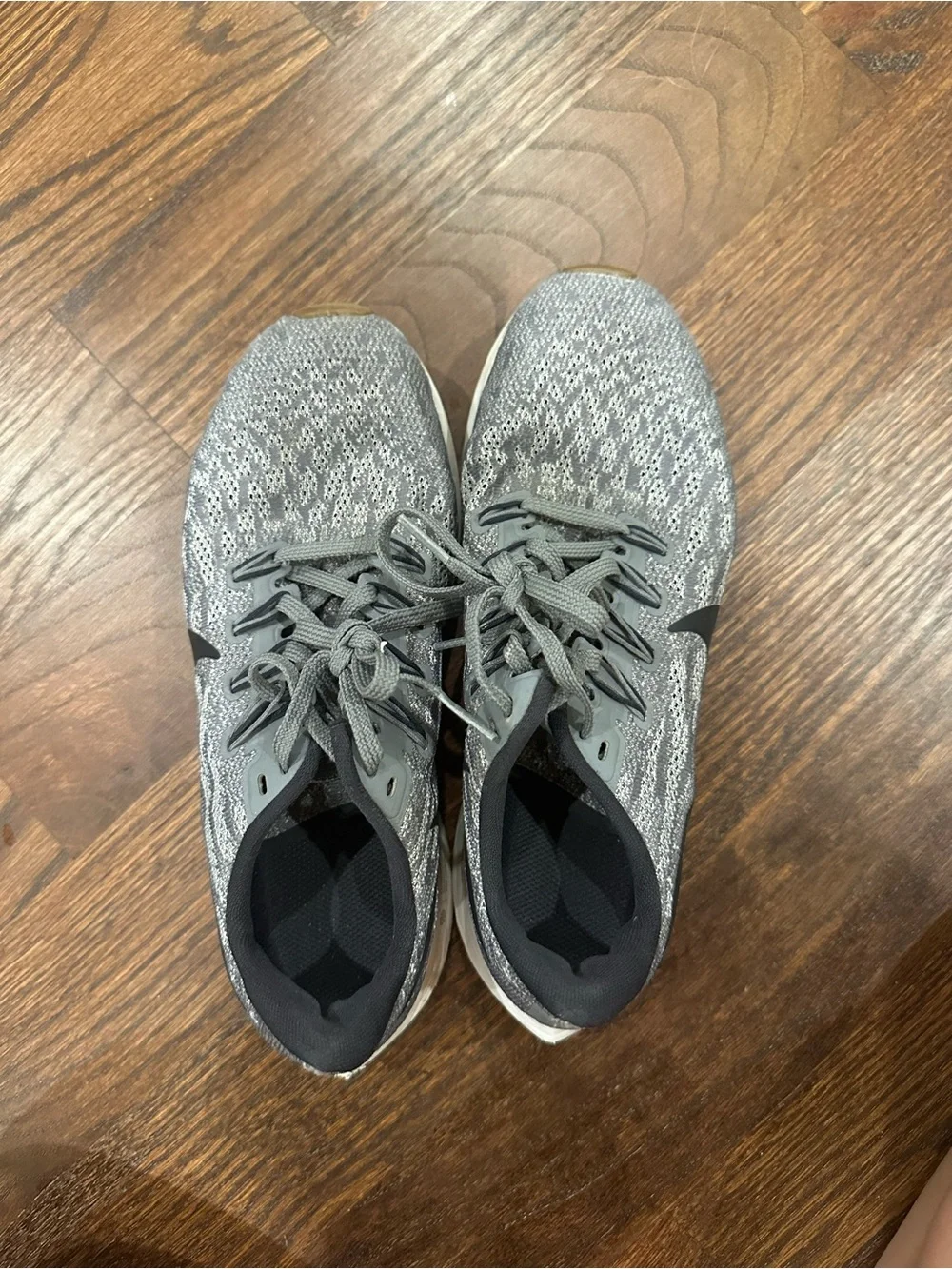 Nike Men's Grey Knit Running Shoes with Black Swoosh
